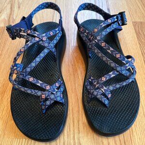 11W Chacos Cloud Sandals